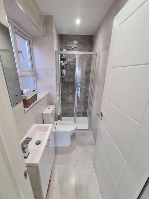 Panorama House, Luxury 2-Bedroom Apartment 2 Kidlington Bagian luar foto