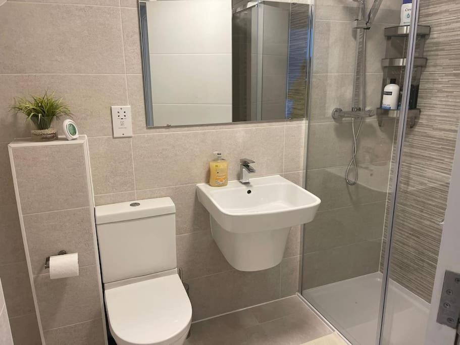 Panorama House, Luxury 2-Bedroom Apartment 2 Kidlington Bagian luar foto